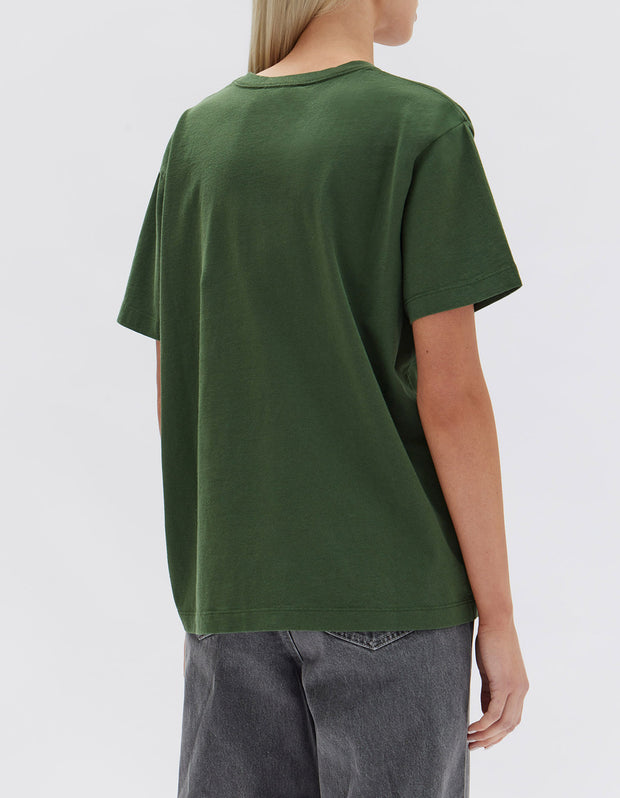 ASSEMBLY LABEL - Everyday Organic Logo Tee, Forest