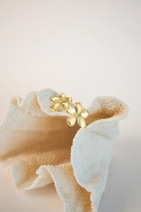 LOVE FROM LILOU - Fleur Earrings, Gold