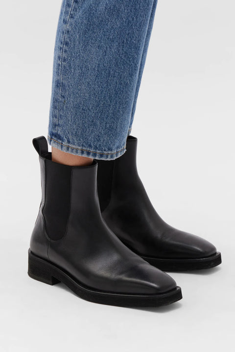 ASSEMBLY LABEL - Clara Leather Boot, Black